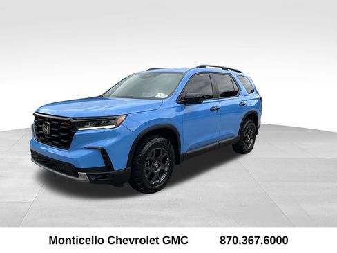 Used 2025 Honda Pilot TrailSport image 7