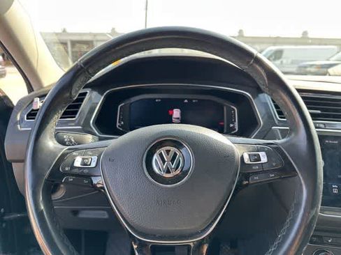 Used 2019 Volkswagen Tiguan SEL w/ 3rd Row Seat Package image 9