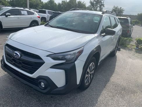 Used 2023 Subaru Outback AWD/4WD image 2