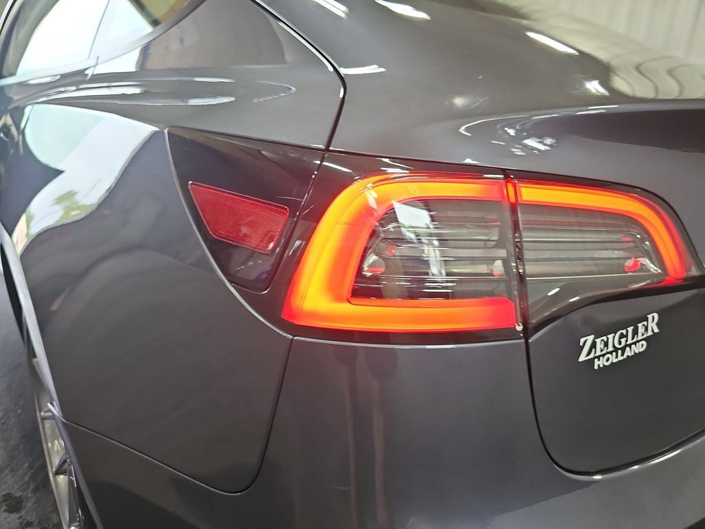 Used 2023 Tesla Model 3 Standard Range RWD image 37