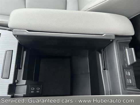 Used 2025 Toyota Sienna XLE w/ XLE Plus Package AWD/4WD image 35