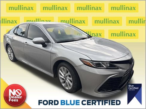 Used 2023 Toyota Camry LE w/ Convenience Package FWD image 1