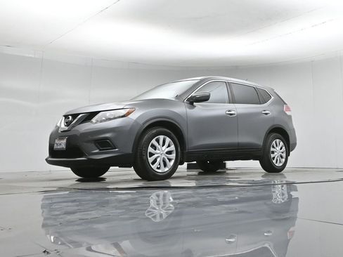 Used 2015 Nissan Rogue S image 42