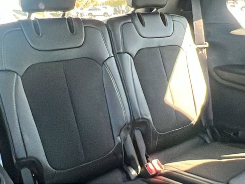 New 2025 Jeep Grand Cherokee L Laredo image 13