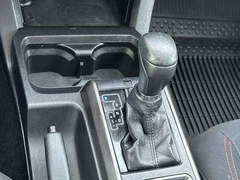 Used 2017 Toyota Tacoma TRD Sport image 21