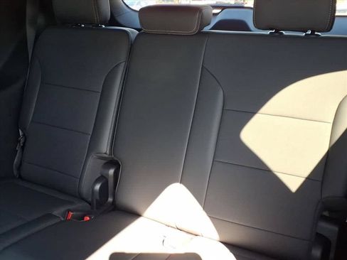 Used 2026 Buick Enclave Preferred FWD image 23