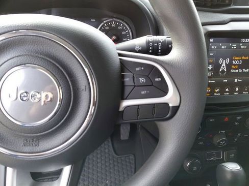 Used 2023 Jeep Renegade Latitude image 13