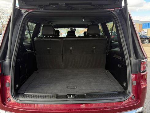 Used 2024 Jeep Wagoneer L Series III w/ Flexible Seating Group image 23