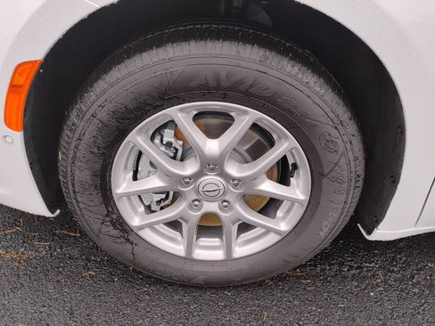 New 2026 Chrysler Pacifica Select image 9