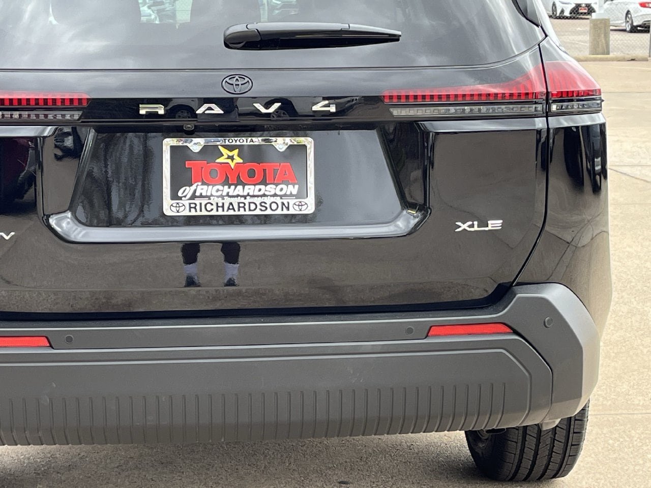 Used 2026 Toyota RAV4 XLE Premium FWD image 6
