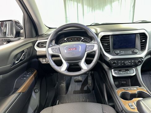 Used 2021 GMC Acadia SLE w/ Driver Convenience Package image 2