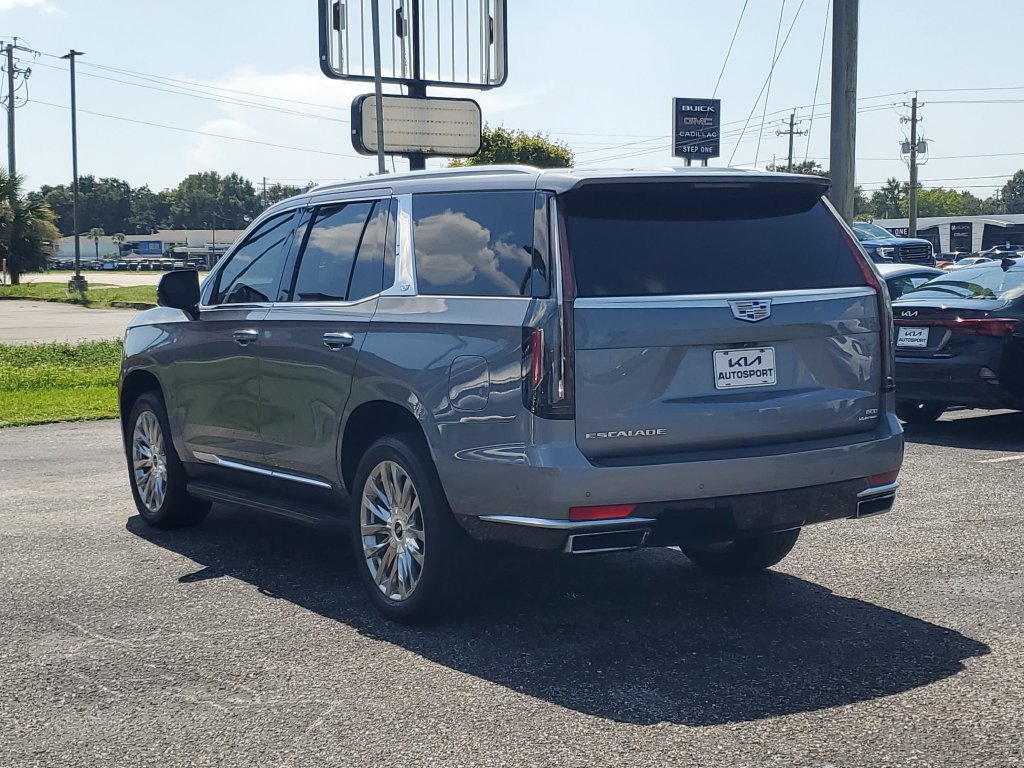Used 2021 Cadillac Escalade Premium Luxury RWD image 3