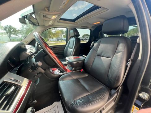 Used 2007 Cadillac Escalade EXT w/ Information Package AWD/4WD image 19