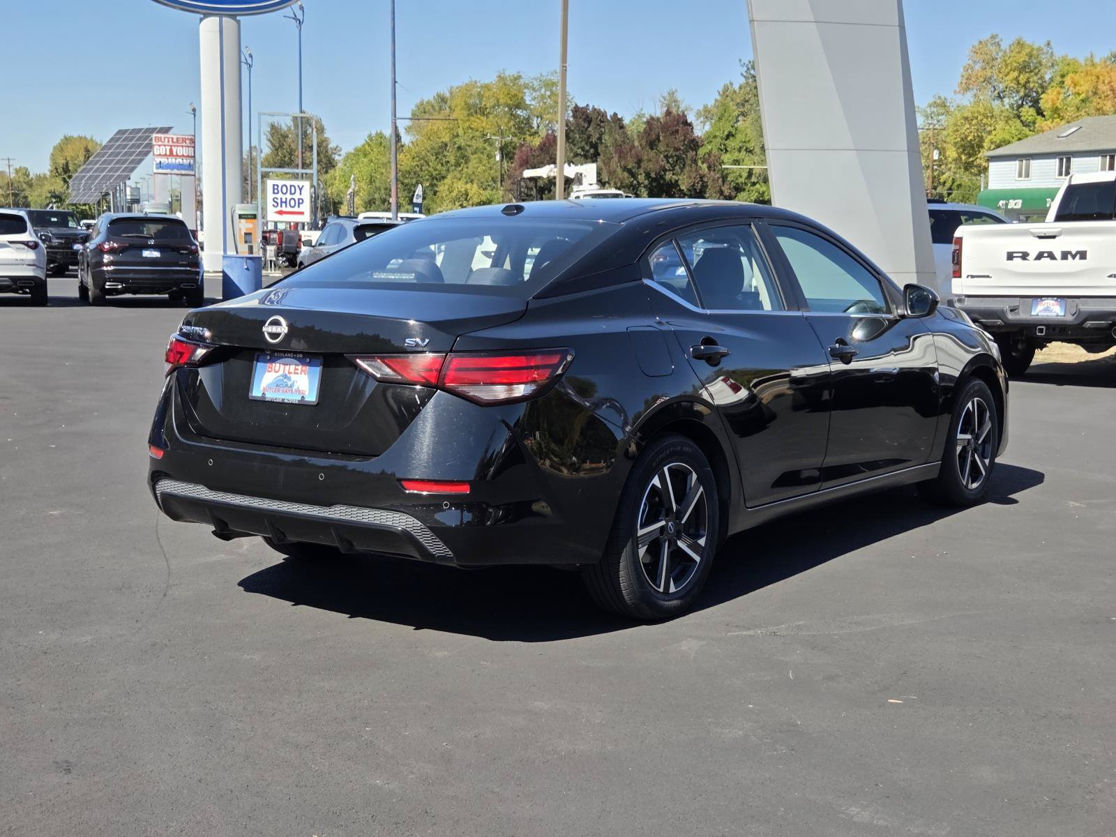 Used 2024 Nissan Sentra SV FWD image 5