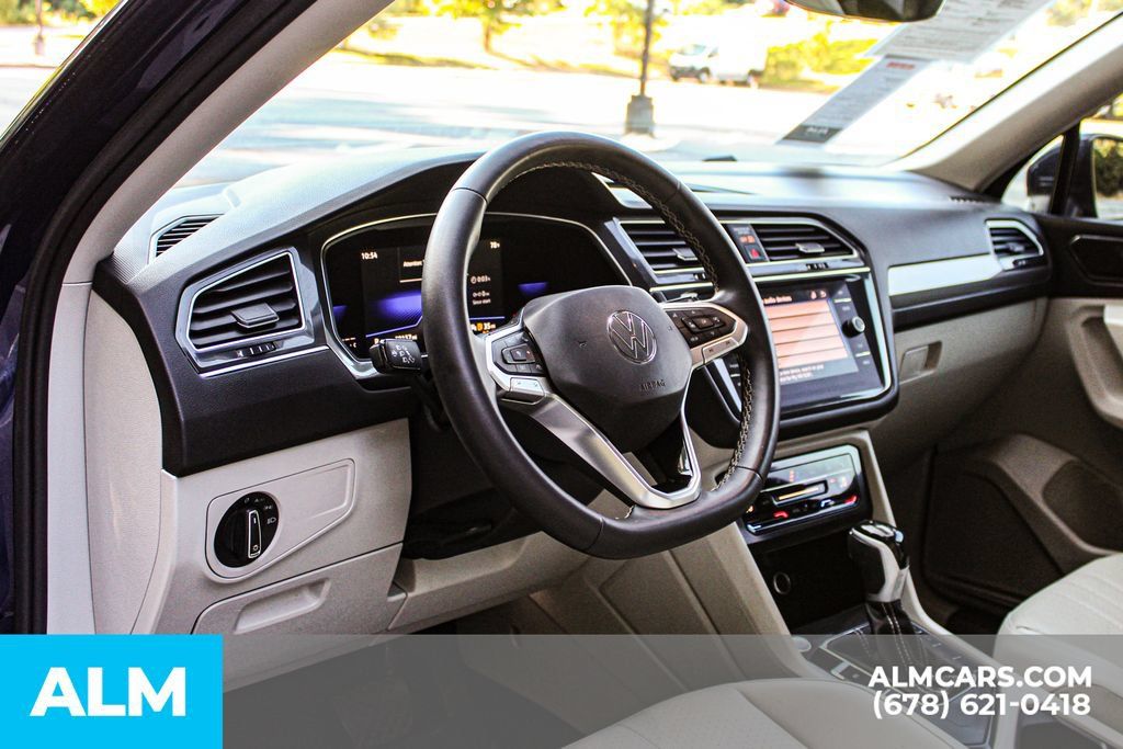 Used 2022 Volkswagen Tiguan SE FWD image 32