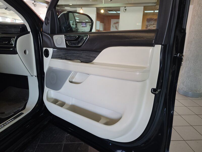 Used 2020 Lincoln Navigator L Black Label AWD/4WD image 21