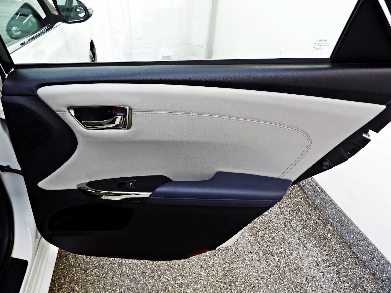 Used 2014 Toyota Avalon XLE Premium FWD image 12
