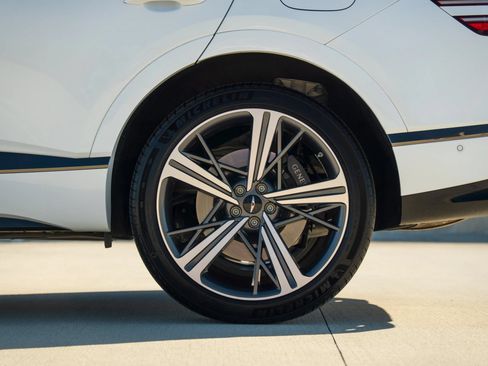 Used 2025 Genesis GV80 3.5T e-SC AWD/4WD image 6