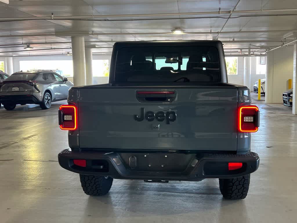 Used 2024 Jeep Gladiator Sport AWD/4WD image 9
