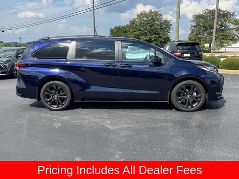 Used 2026 Toyota Sienna XSE FWD image 2