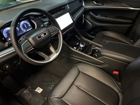 New 2026 Jeep Grand Cherokee Limited AWD/4WD image 9