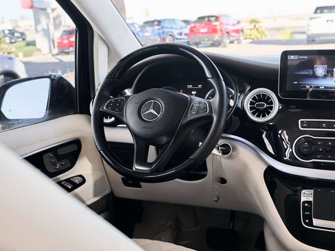 Used 2021 Mercedes-Benz Metris Passenger w/ Premium Safety Package image 40