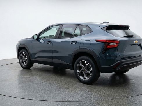 Used 2025 Chevrolet Trax LT image 6