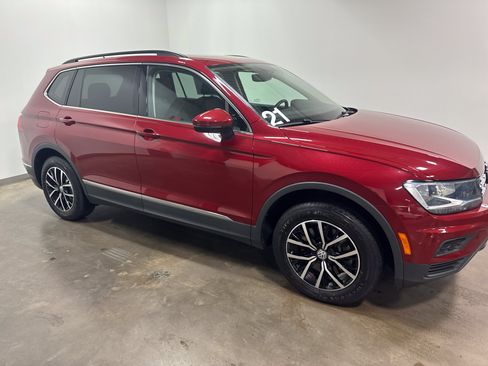 Certified 2021 Volkswagen Tiguan SE AWD/4WD image 2