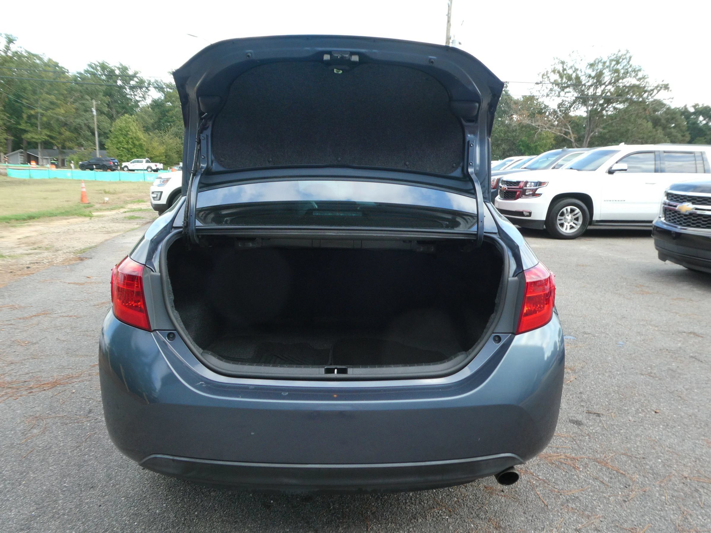Used 2017 Toyota Corolla SE FWD image 7