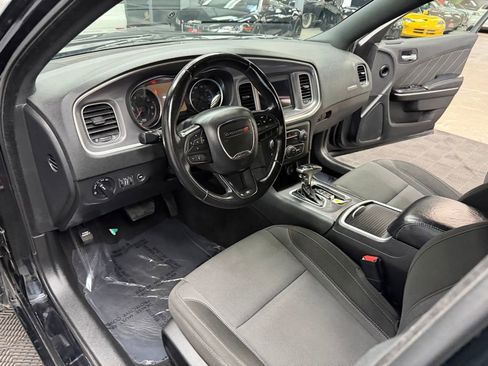 Used 2022 Dodge Charger SXT RWD image 35