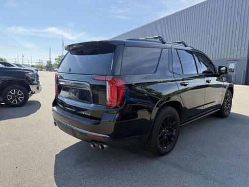 Used 2023 GMC Yukon AT4 w/ AT4 Premium Plus Package AWD/4WD image 3