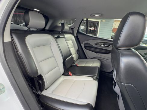 Used 2018 GMC Terrain SLT w/ Infotainment Package II AWD/4WD image 22