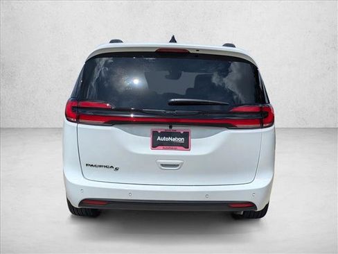 New 2026 Chrysler Pacifica Select w/ S Appearance Package FWD image 8