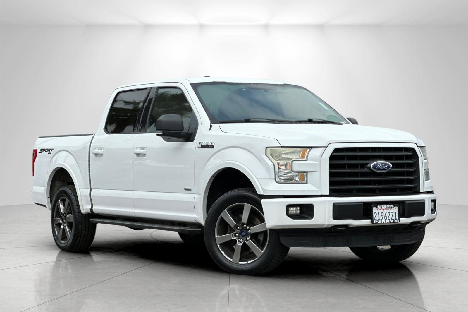 Used 2015 Ford F150 XLT w/ Equipment Group 302A Luxury AWD/4WD image 1