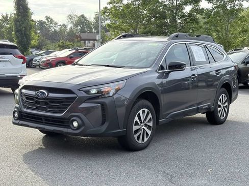 Used 2025 Subaru Outback Premium AWD/4WD image 7