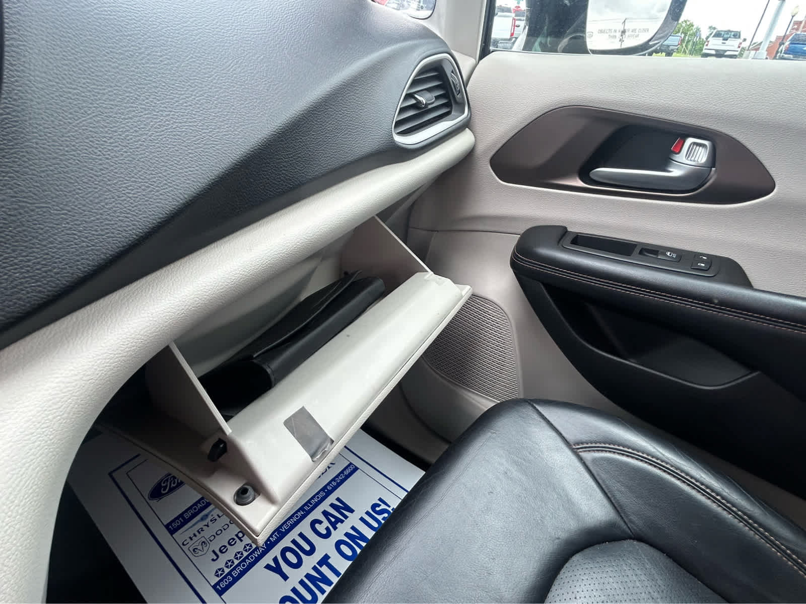 Used 2018 Chrysler Pacifica Touring-L w/ Advanced Safetytec Group FWD image 56