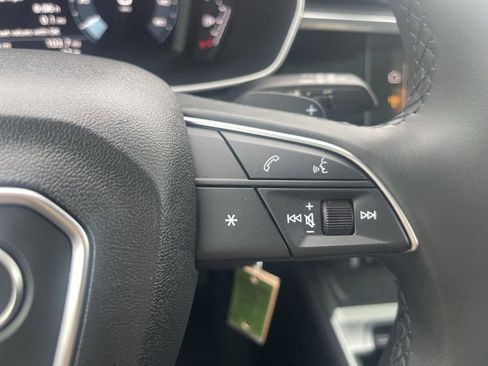 Used 2025 Audi Q3 2.0T Premium image 21