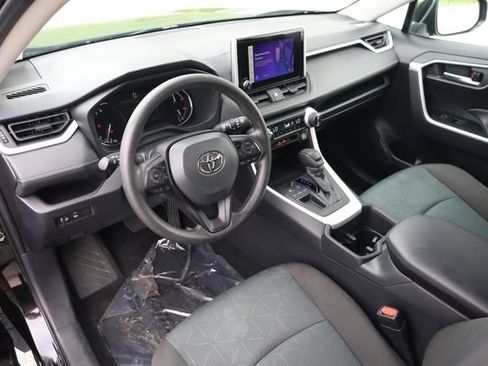 Used 2025 Toyota RAV4 XLE FWD image 10