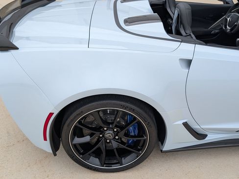 Used 2018 Chevrolet Corvette Z06 w/ Carbon 65 Edition RWD image 34