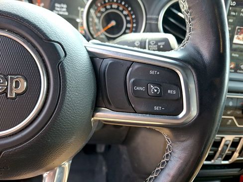 Used 2020 Jeep Gladiator Overland AWD/4WD image 18