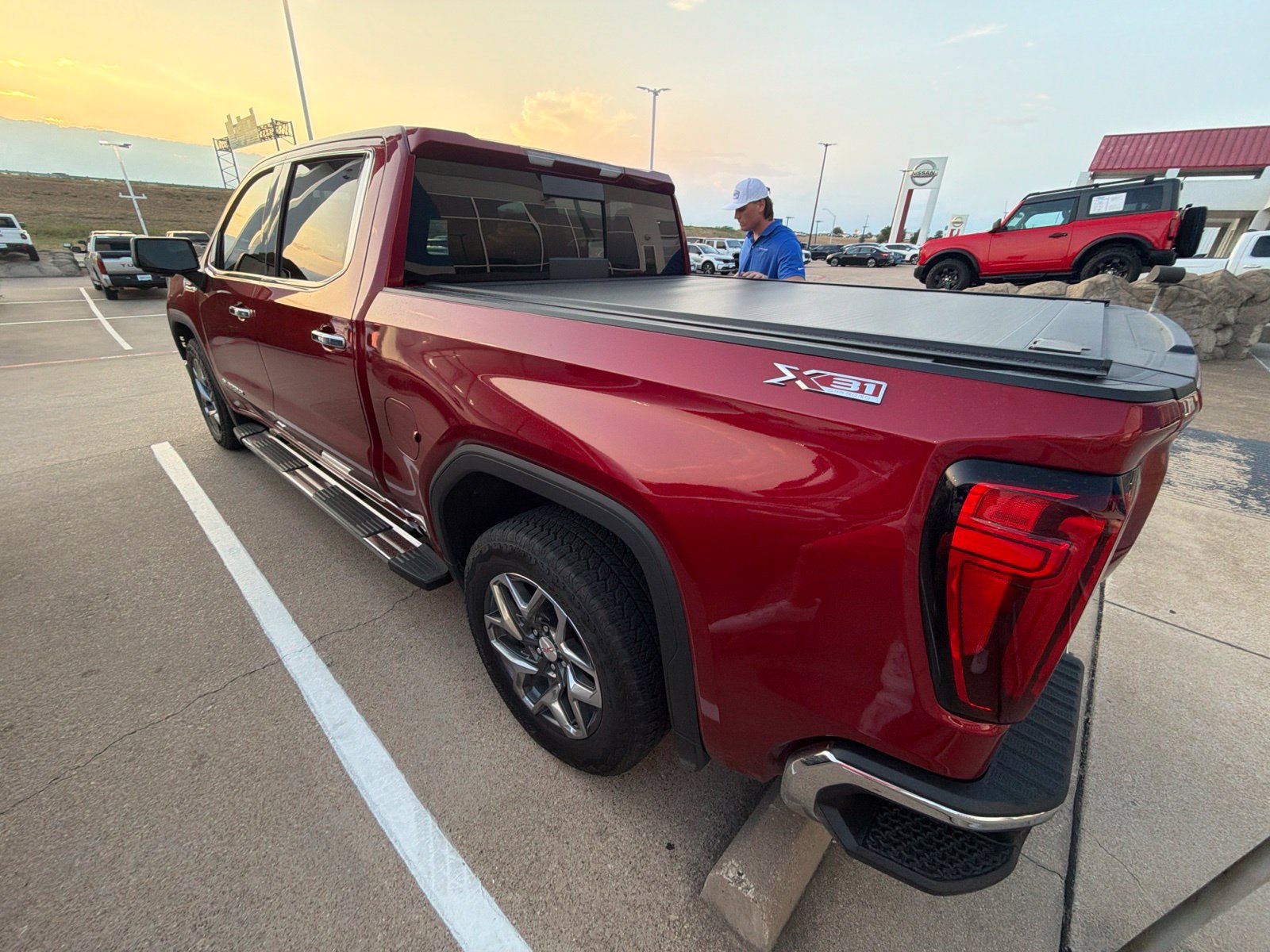Used 2025 GMC Sierra 1500 SLT AWD/4WD image 11