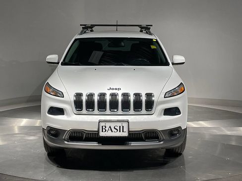 Used 2017 Jeep Cherokee Latitude w/ Cold Weather Group AWD/4WD image 9