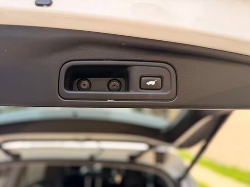 Used 2020 Honda Pilot Touring image 9