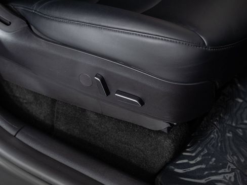 Used 2021 Tesla Model Y Performance image 30