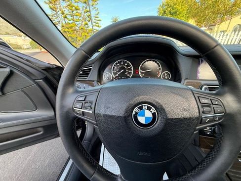 Used 2009 BMW 750i RWD image 58