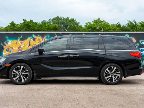 Used 2018 Honda Odyssey Elite image 7