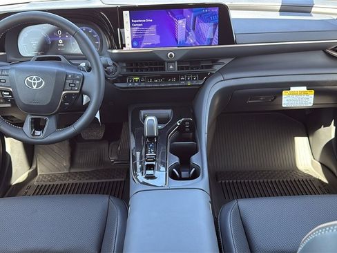 New 2026 Toyota Crown Platinum image 17