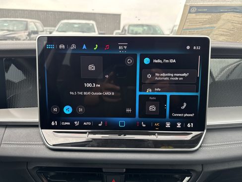 New 2025 Volkswagen Tiguan SE image 18