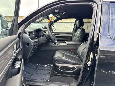 Used 2024 Jeep Wagoneer Series III image 18