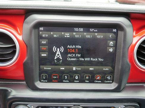Used 2018 Jeep Wrangler Unlimited Rubicon AWD/4WD image 22
